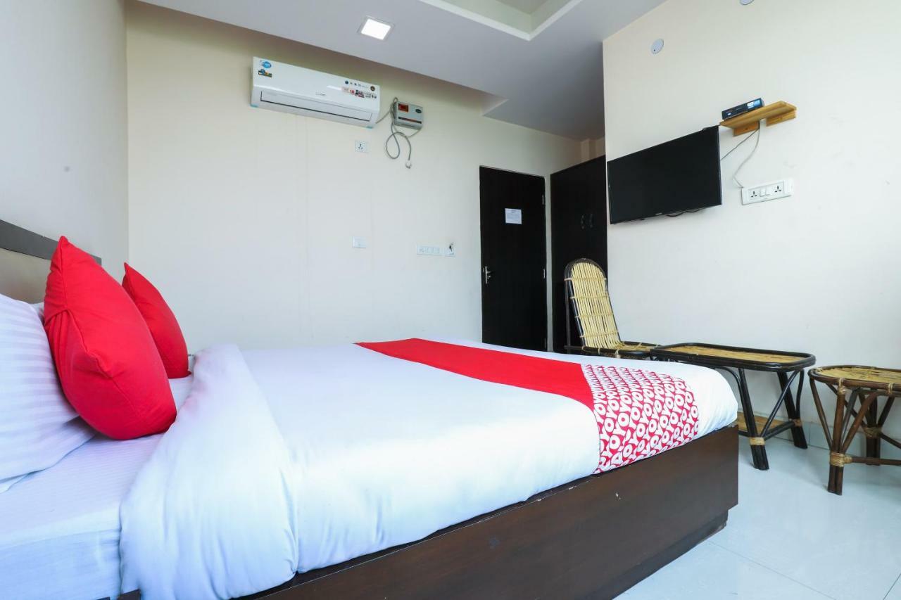 מלון ניו דלהי Oyo 24901 Achi House מראה חיצוני תמונה